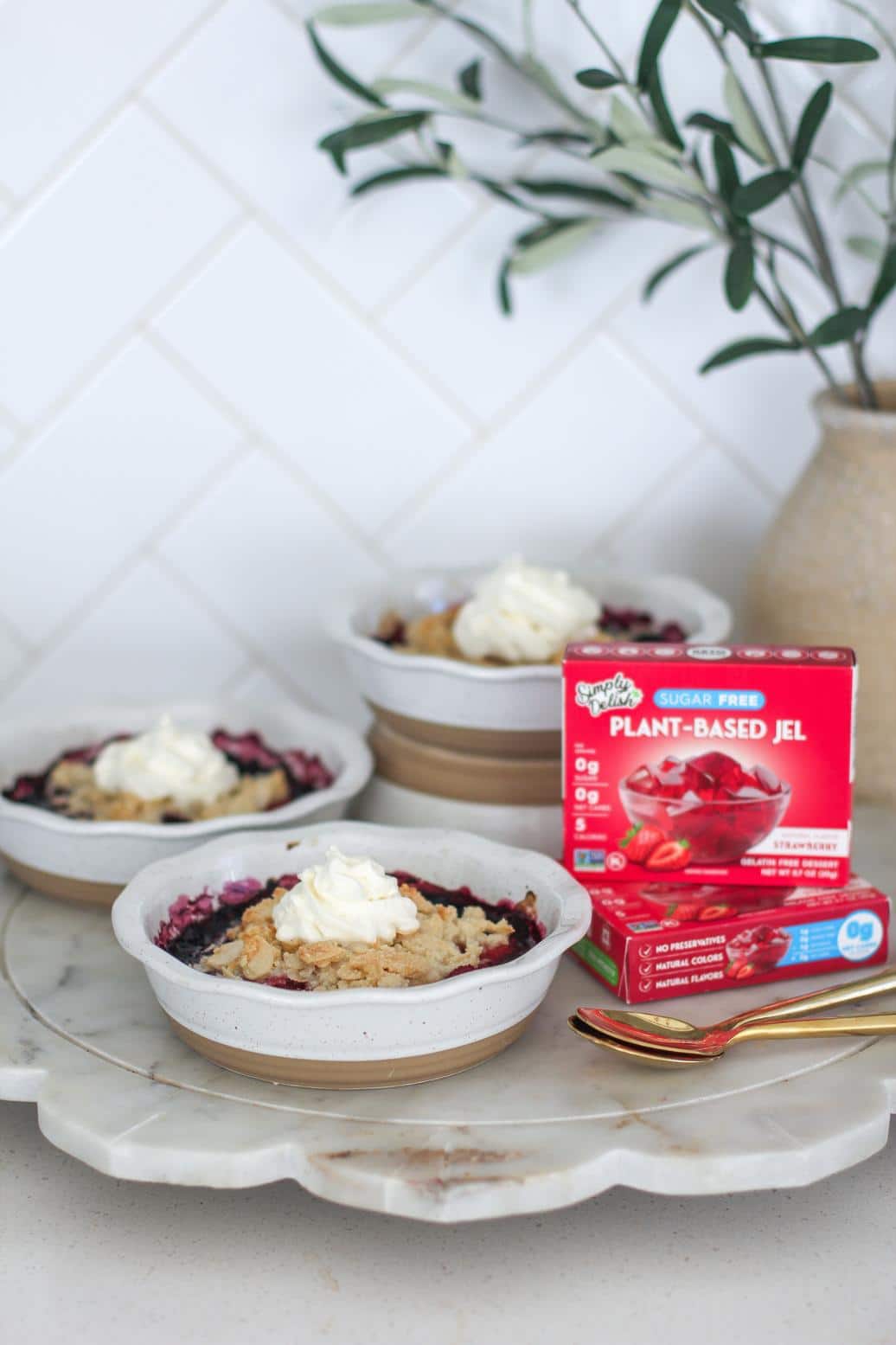 Keto Berry Cobbler by @klean.kate with Simply Delish Strawberry Jel Dessert