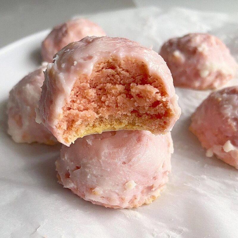 strawberry cheesecake truffles using simply delish