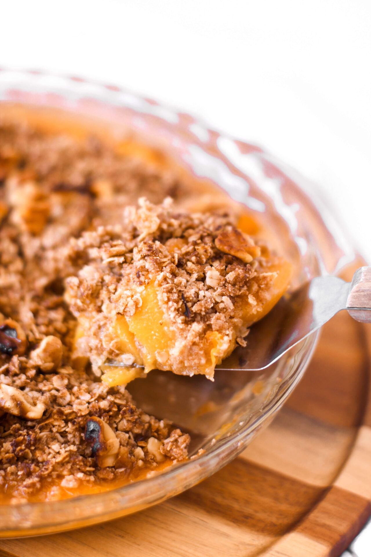 vegan peach crumble